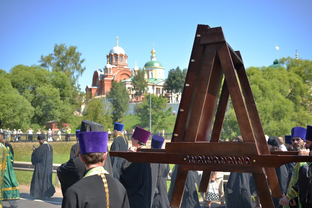 Крестный ход в честь 700-летия преп. Сергия. Фото: А. Горяинов / Православие.Ru