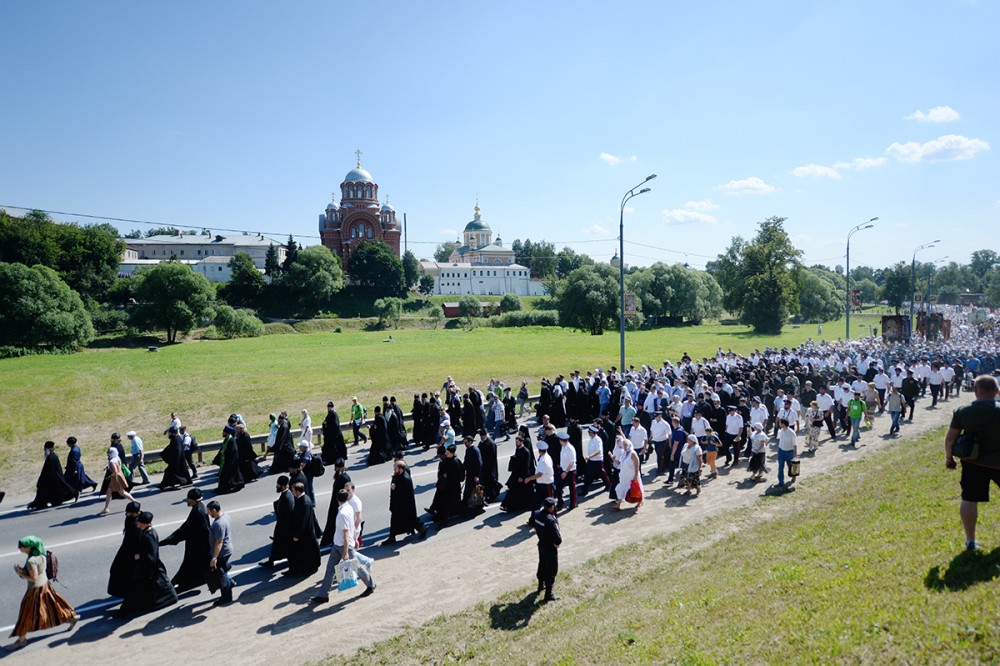 Крестный ход в честь 700-летия преп. Сергия.  Фото: Патриархия.Ru