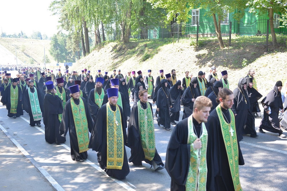 Крестный ход в честь 700-летия преп. Сергия.  Фото: А. Горяинов / Православие.Ru
