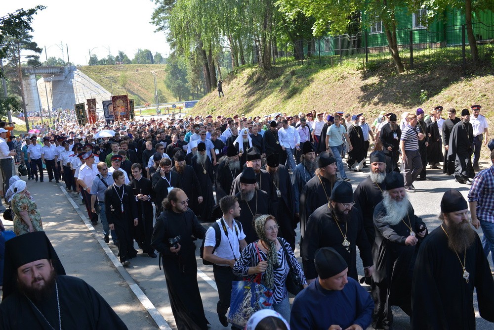 Крестный ход в честь 700-летия преп. Сергия.  Фото: А. Горяинов / Православие.Ru