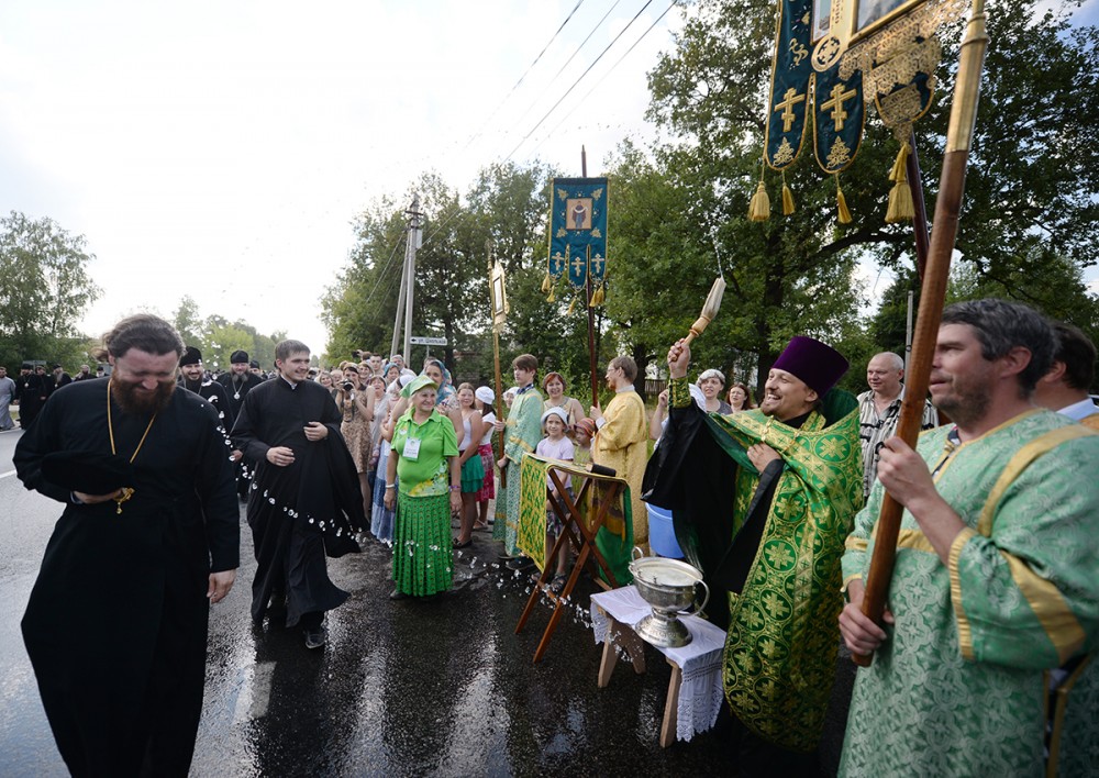 Крестный ход в честь 700-летия преп. Сергия. Фото: Патриархия.Ru
