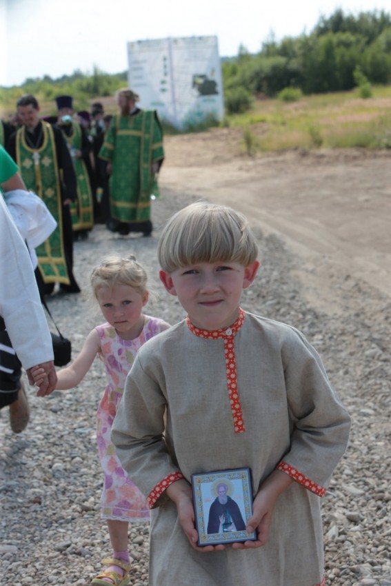 Крестный ход в честь 700-летия преп. Сергия. Фото: В. Ходаков / Православие.Ru