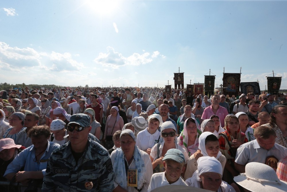 Крестный ход в честь 700-летия преп. Сергия.  Фото: В. Ходаков / Православие.Ru