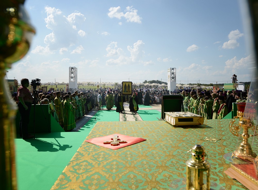 Крестный ход в честь 700-летия преп. Сергия.  Фото: Патриархия.Ru