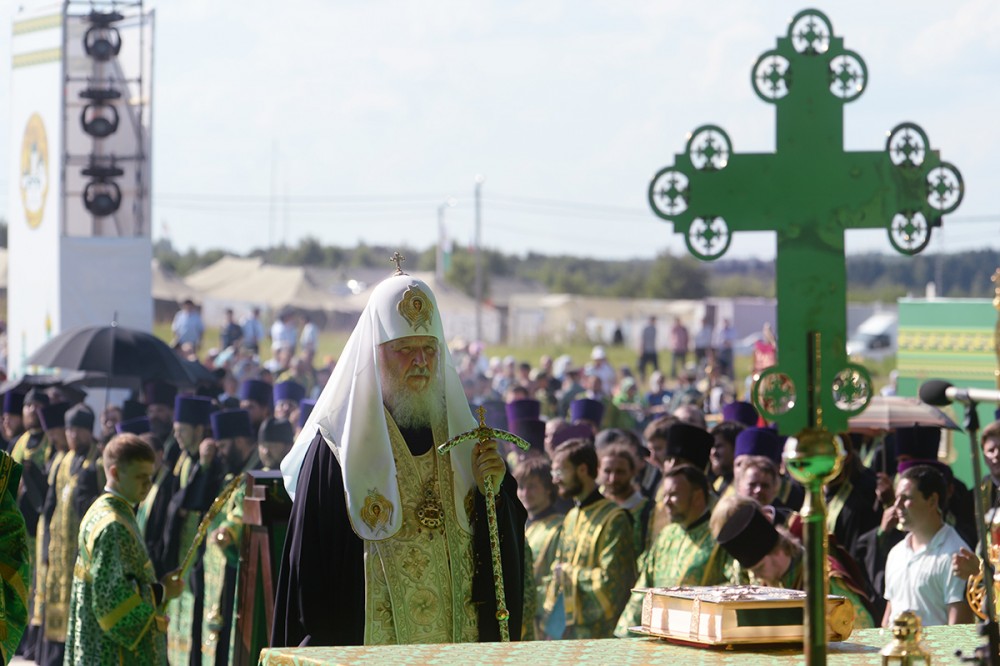 Крестный ход в честь 700-летия преп. Сергия. Фото: Патриархия.Ru