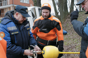 Протоиерей Андрей Близнюк на курсах по спасению на воде, 2013 г