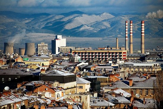 София — город с тысячелетней историей, ныне промышленный центр Болгарии.