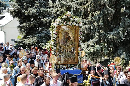 The Svyatogorsk, or “the Holy Mountains” Lavra. A procession of the cross with the Svyatogorsk Icon of Holy Theotokos