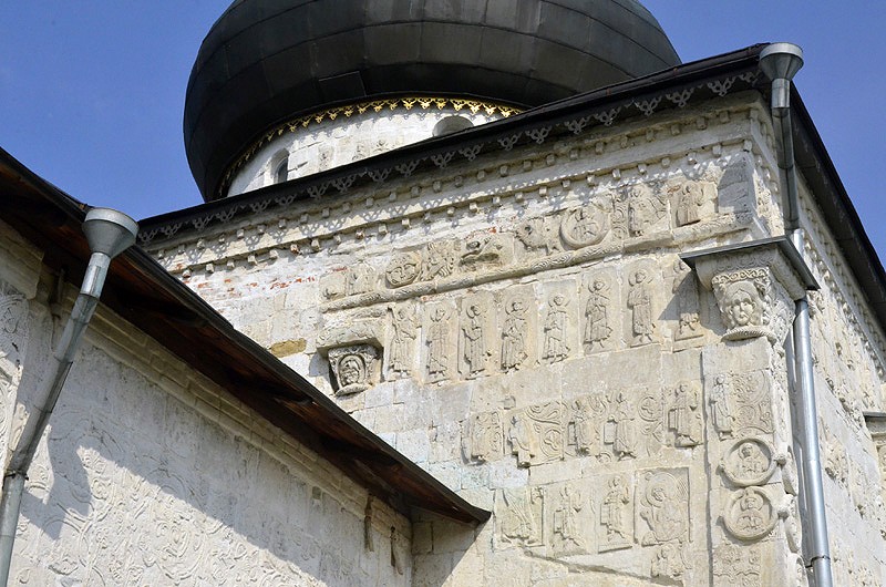 Белокаменная резьба