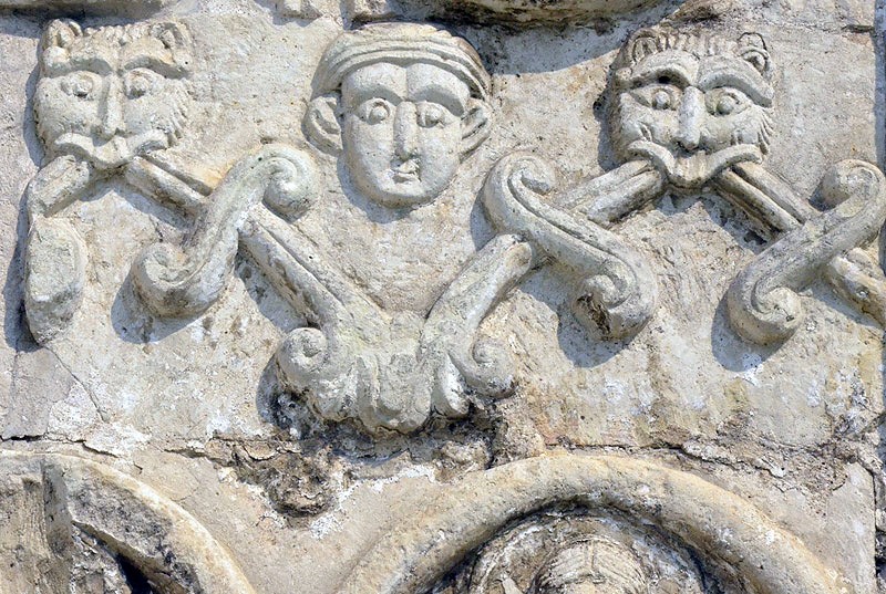 Белокаменная резьба