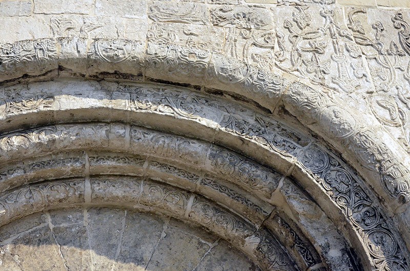 Белокаменная резьба