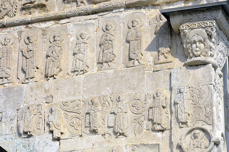 Белокаменная резьба