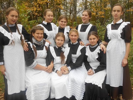 Ученицы Ивановской на Лехте школы