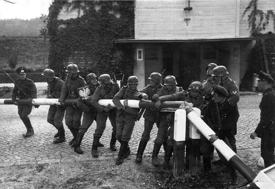 1 сентября 1939 г. Немцы уничтожают польско-данцигскую границу в районе Сопота