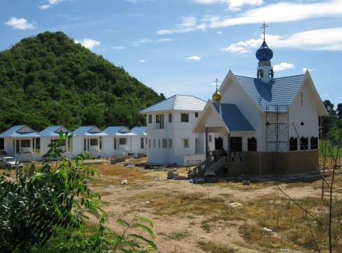 Православный монастырь в Ратчабури