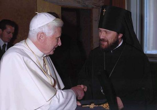 Metropolitan Hilarion meets with Pope Benedict XVI