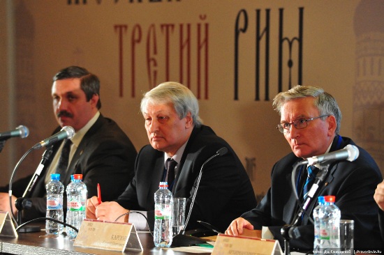 Слева направо: Дмитрий Михайлович Володихин, Леонид Петрович Решетников, Сергей Павлович Карпов