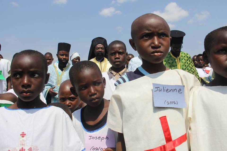 Массовое крещение в Восточной Африке