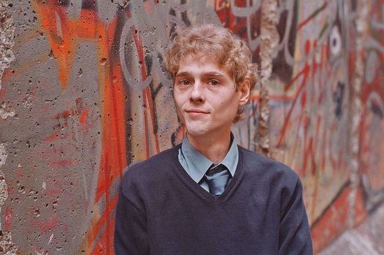 Давид в 2000 году в возрасте 35 лет. И за четыре года до самоубийства
