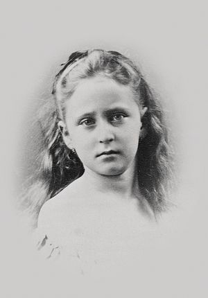 Принцесса Гессенская и Великобританская Элла. Начало 1870-х гг.