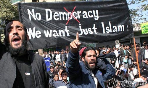 Нет демократии, мы хотим только ислам. Новые европейцы
