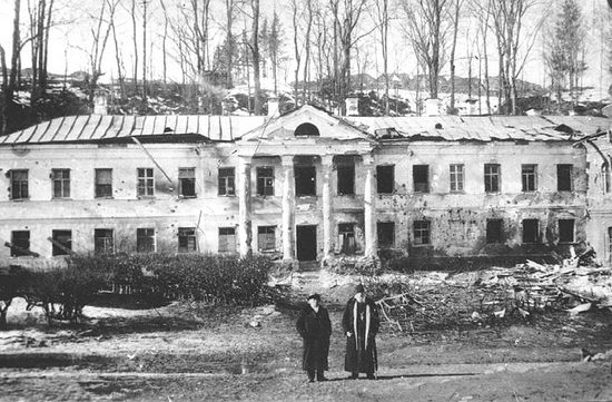 Псково-Печерский монастырь. Братский корпус. 1945 г.