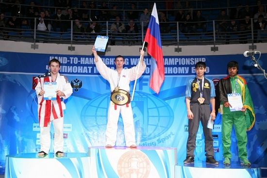 Чемпион и призеры Первого Чемпионата Мира по рукопашному бою в весовой категории 60 кг.