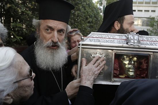 Bringing of St. Barbara’s relics: photo by lifo.gr.