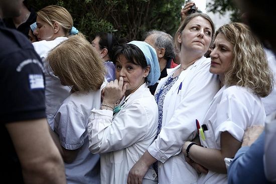 Bringing of St. Barbara’s relics: photo by lifo.gr.