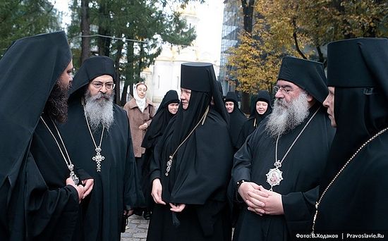 Metropolitan Athanasios of Limassol and participants of the Conference on Monasticism in The Trinity Lavra of St. Sergius. Photo by V. Khodakov / Pravoslavie.Ru
