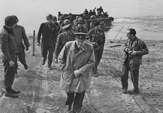 Черчилль после высадки союзных войск в Нормандии. 1944 год