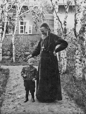 Святой праведный Иоанн Кронштадтский с племянником Игорем Шемякиным