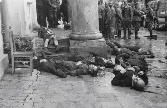 Убитые немцами мирные жители Житомира. 1941 г.