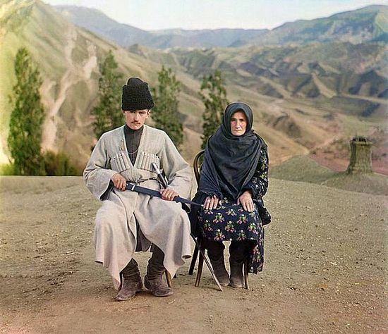 Dagestani couple - between 1909-1915