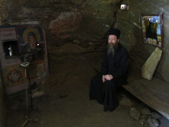 В пещере преп. Антония Печерского у монастыря Эсфигмен