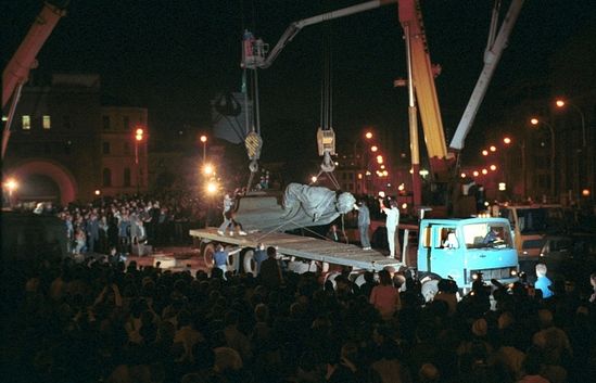 Демонтаж памятника, 1991