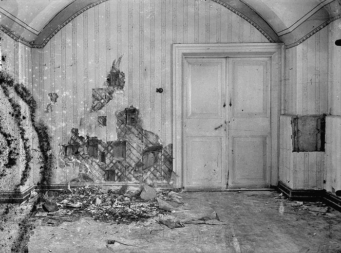 Дом Ипатьева после расстрела Царской Семьи