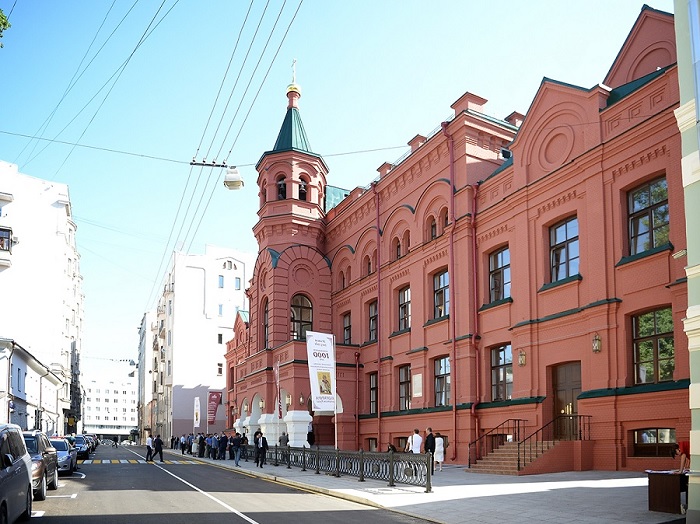 The Eparchial (Diocesan) House is situated on Likhov Lane in Moscow