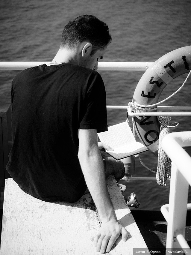 A procession of the cross at the Great Lavra Monastery of Mt. Athos (a photo gallery).  Photo: Vladimir Orlov / Pravoslavie.ru