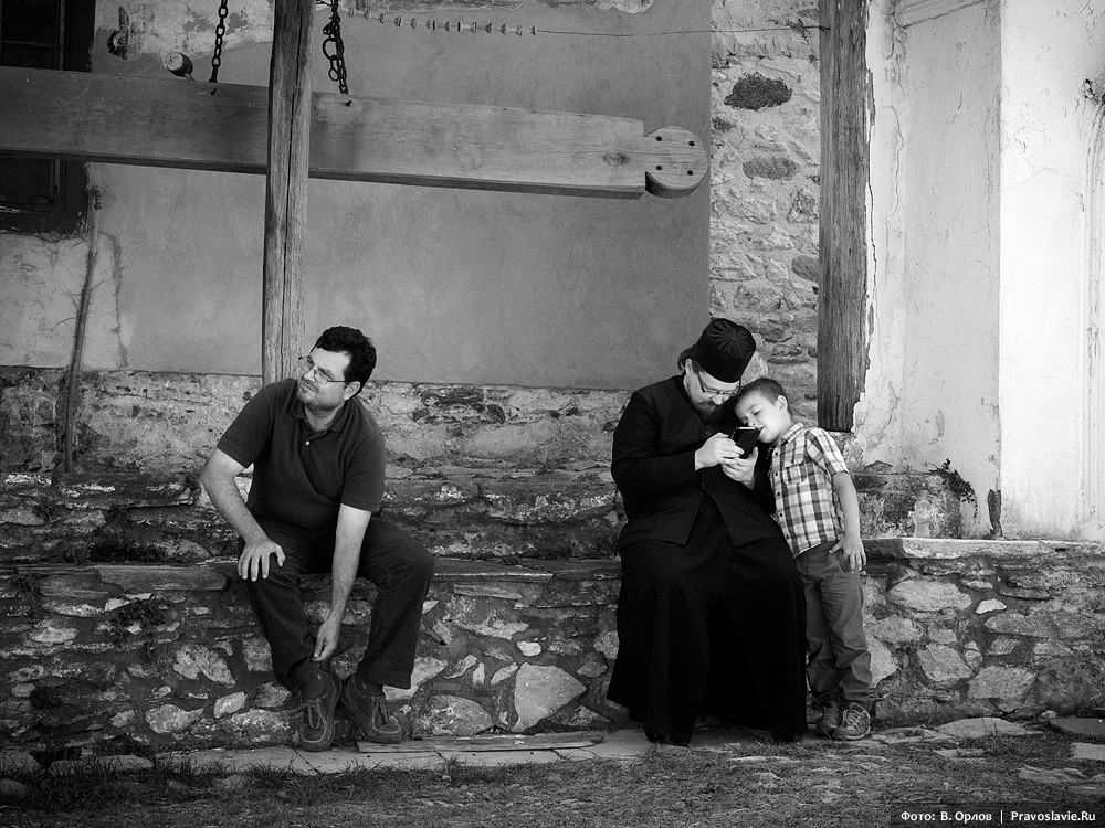 A procession of the cross at the Great Lavra Monastery of Mt. Athos (a photo gallery).  Photo: Vladimir Orlov / Pravoslavie.ru