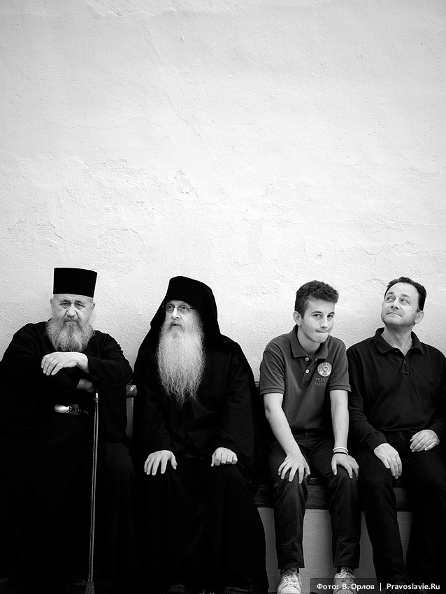 A procession of the cross at the Great Lavra Monastery of Mt. Athos (a photo gallery).  Photo: Vladimir Orlov / Pravoslavie.ru