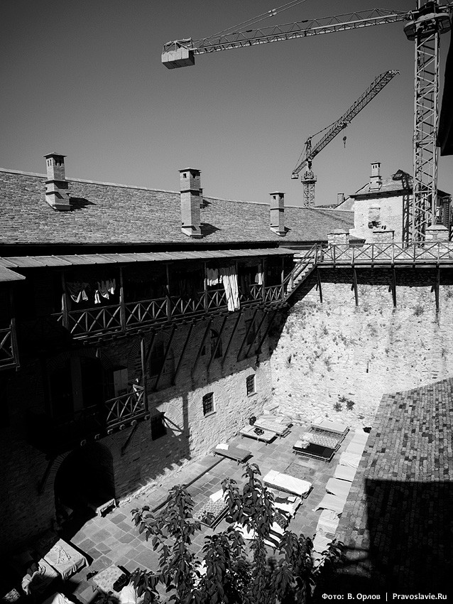 A procession of the cross at the Great Lavra Monastery of Mt. Athos (a photo gallery).  Photo: Vladimir Orlov / Pravoslavie.ru