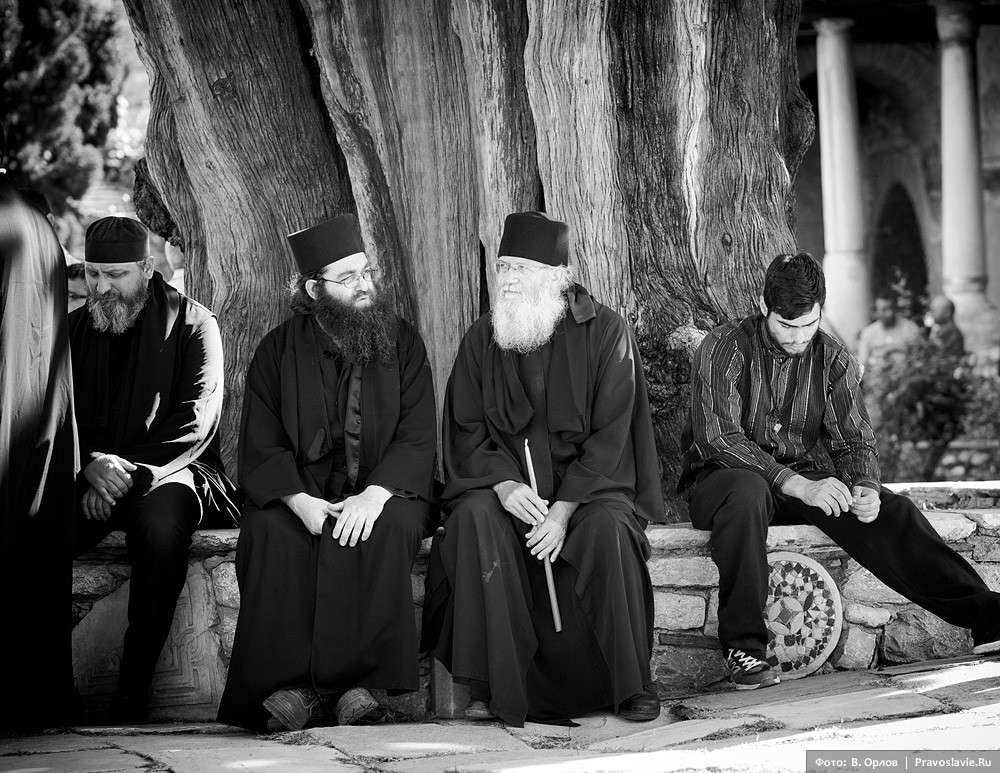 A procession of the cross at the Great Lavra Monastery of Mt. Athos (a photo gallery).  Photo: Vladimir Orlov / Pravoslavie.ru