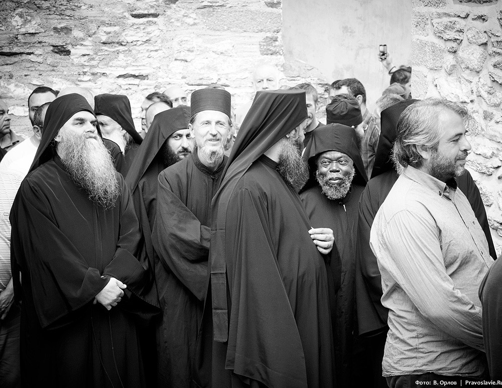 A procession of the cross at the Great Lavra Monastery of Mt. Athos (a photo gallery).  Photo: Vladimir Orlov / Pravoslavie.ru