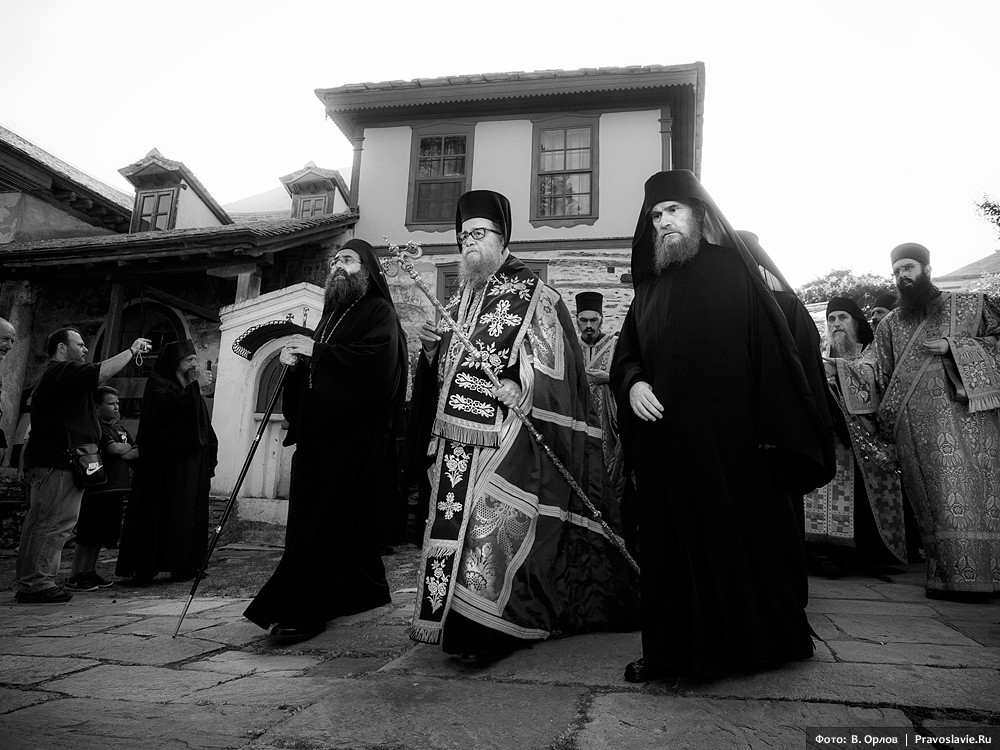 A procession of the cross at the Great Lavra Monastery of Mt. Athos (a photo gallery).  Photo: Vladimir Orlov / Pravoslavie.ru