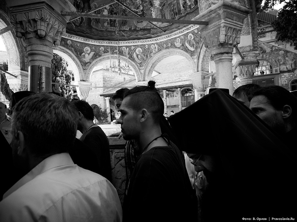 A procession of the cross at the Great Lavra Monastery of Mt. Athos (a photo gallery).  Photo: Vladimir Orlov / Pravoslavie.ru