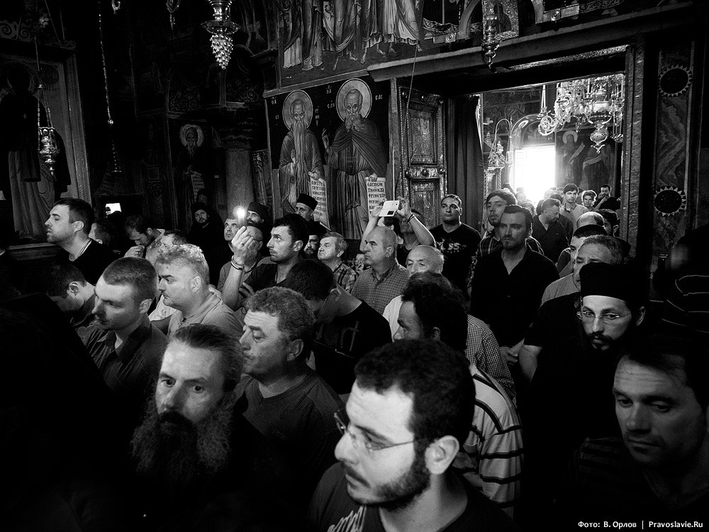 A procession of the cross at the Great Lavra Monastery of Mt. Athos (a photo gallery).  Photo: Vladimir Orlov / Pravoslavie.ru