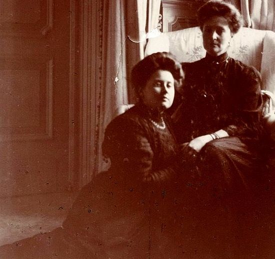 Anna Vyrubova with Tsaritsa Alexandra Fedorovna. 1910.