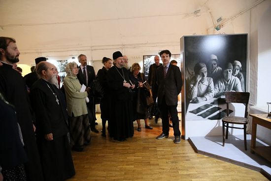 На фотографии четыре представительницы тайных монашеских общин (слева направо): монахиня Авраамия (Пузик; 1878-1965), Игнатия (Пузик; 1903-2004), Евпраксия (Трофимова; 1901-1979), Мария (Соколова; 1914-2000).