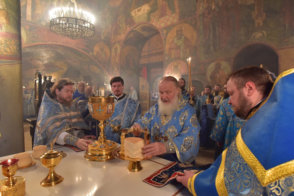 Патриаршее богослужение в московском Сретенском монастыре. Фото: Анатолий Горяинов / Православие.Ru